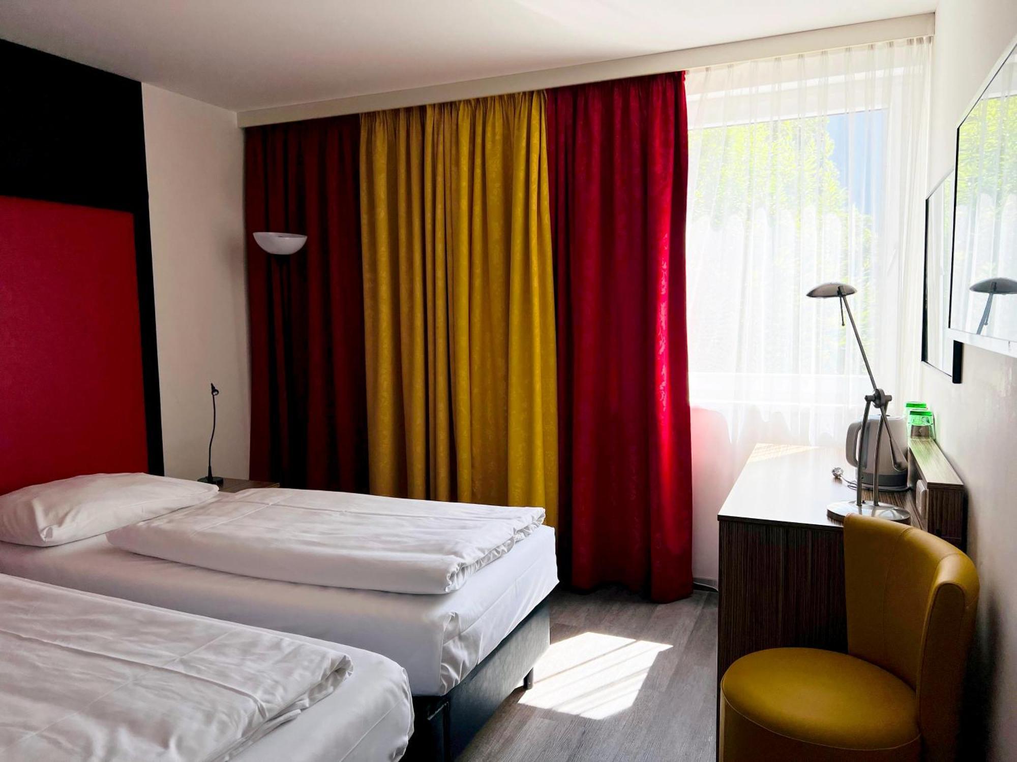 Senator Hotel